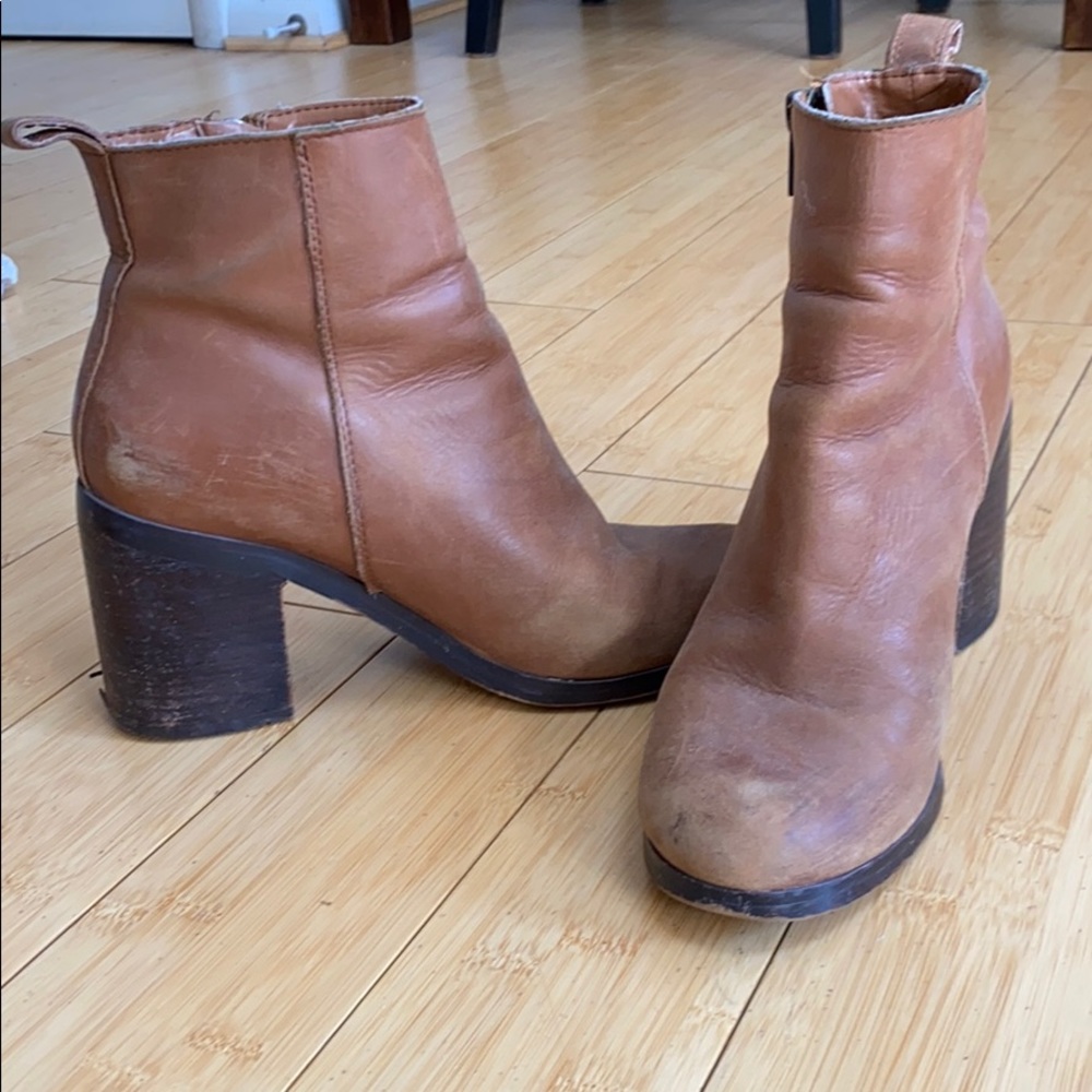 Cognac leather booties
